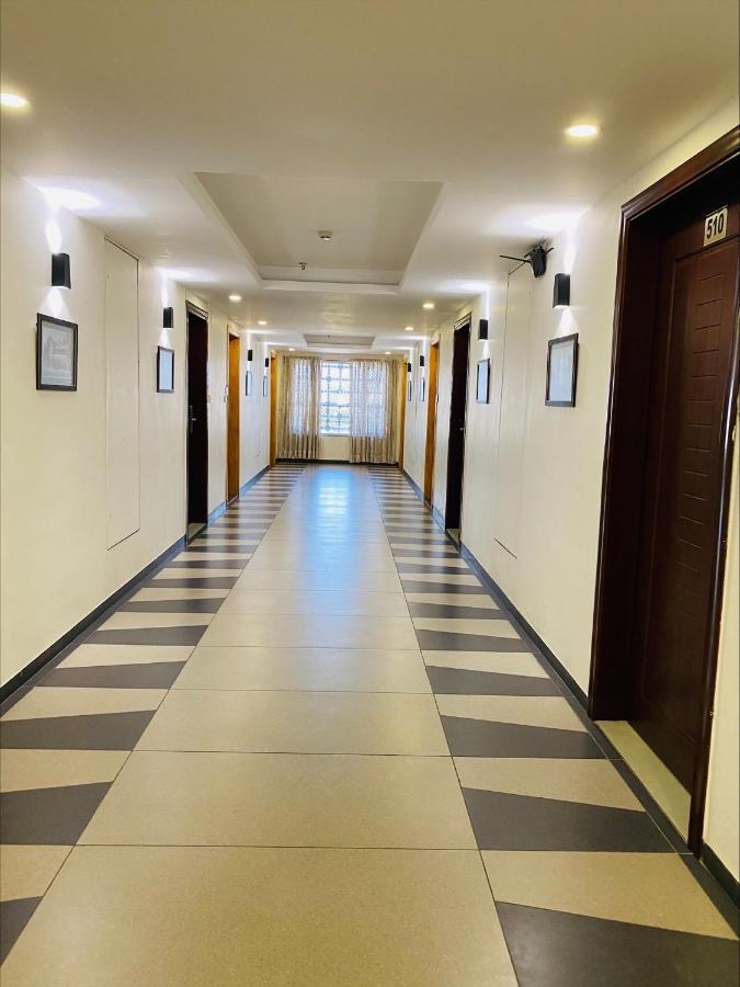 Apricot Hotel , Ahmedabad Buitenkant foto
