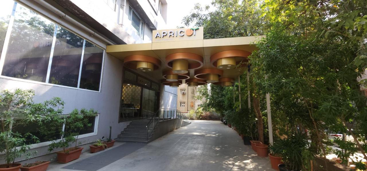 Apricot Hotel , Ahmedabad Buitenkant foto