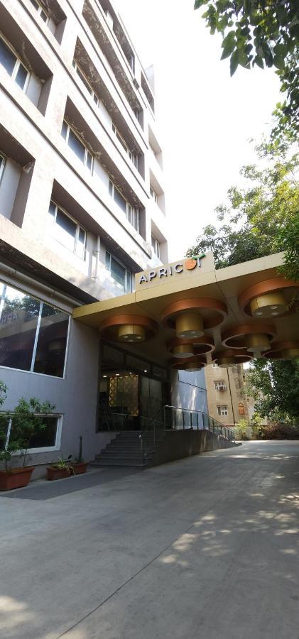 Apricot Hotel , Ahmedabad Buitenkant foto