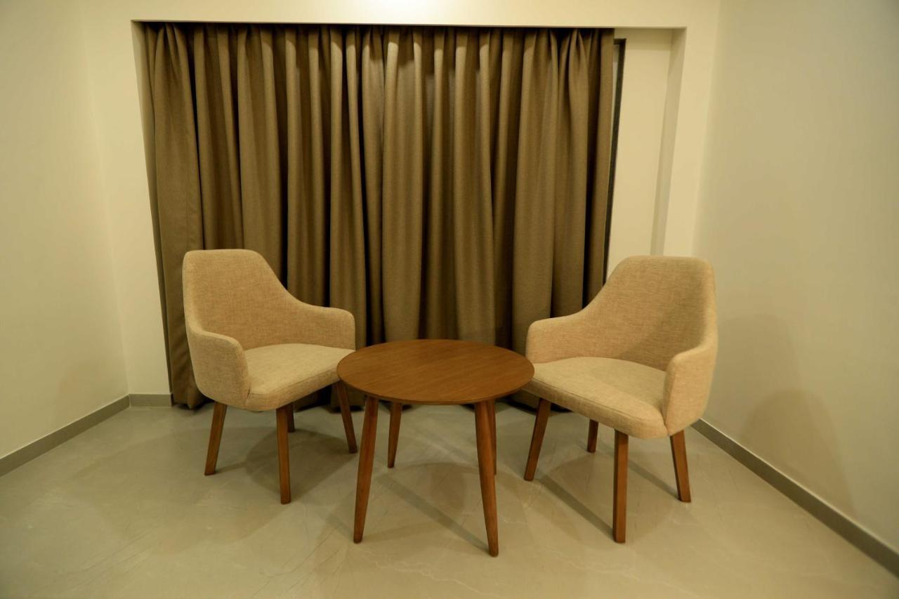 Apricot Hotel , Ahmedabad Buitenkant foto