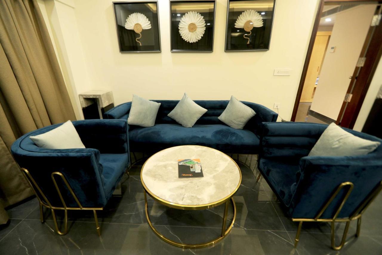 Apricot Hotel , Ahmedabad Buitenkant foto