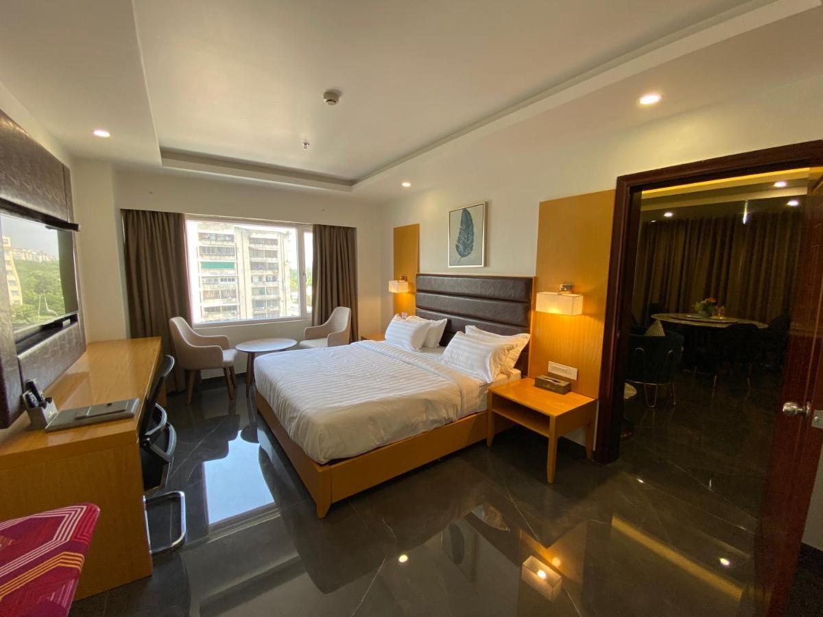 Apricot Hotel , Ahmedabad Buitenkant foto