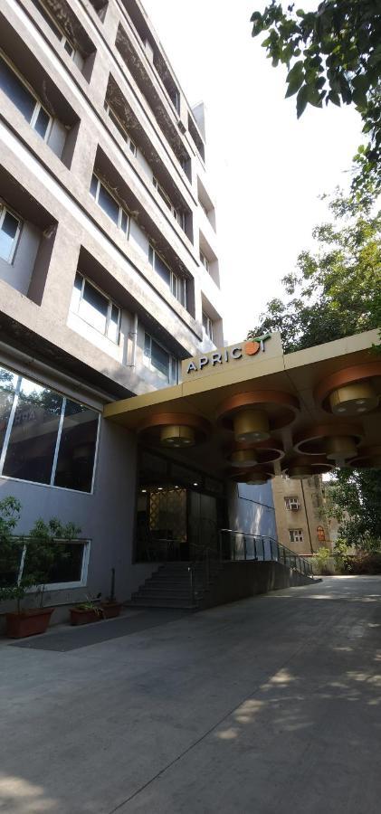 Apricot Hotel , Ahmedabad Buitenkant foto
