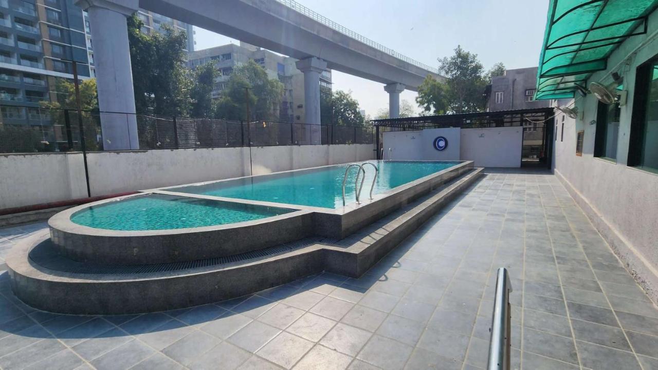 Apricot Hotel , Ahmedabad Buitenkant foto