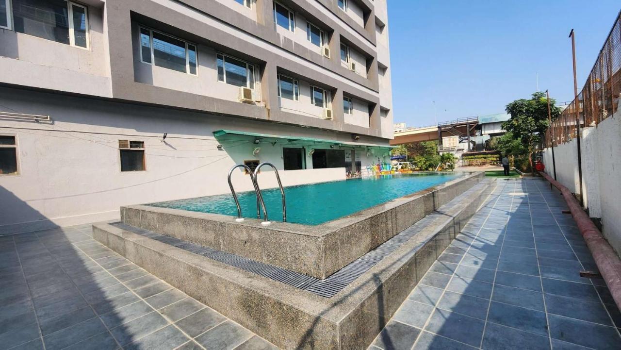 Apricot Hotel , Ahmedabad Buitenkant foto